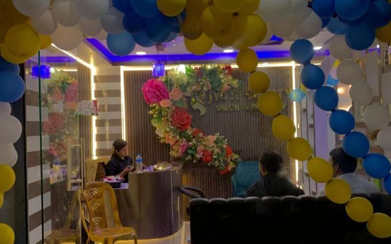 झापाको चारपानेमा सुविधा सम्पन्न ब्युटी सैलुन एण्ड  एकेडेमी संचालनमा
