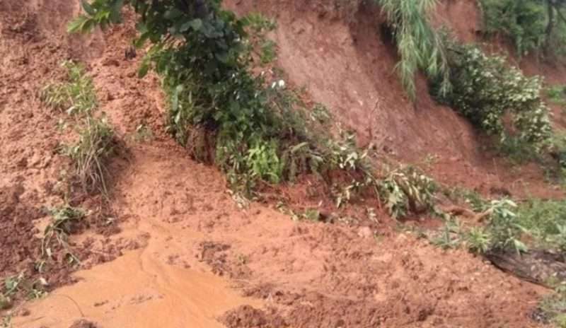 बाग्लुङमा पहिरोमा परी ६ बालबालिकासहित ८ जनाको मृत्यु
