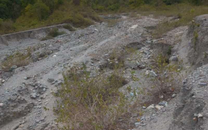 बाढीका कारण बोगटान लोडेघाटको उर्वर भूमि मासिँदै