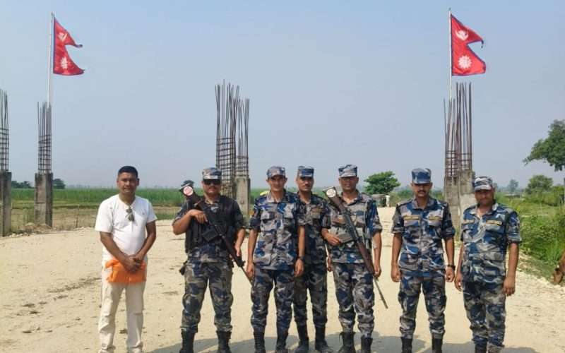 प्रवेशद्वारमा नेपाली झण्डा