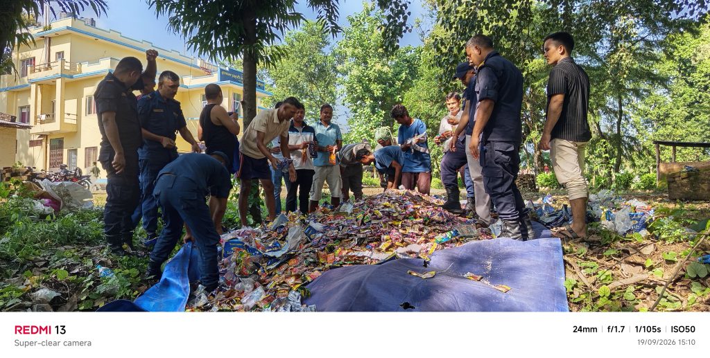 भजनी प्रहरीले गर्याे सात लाख बराबरका सुर्तिजन्य पदार्थ नष्ट
